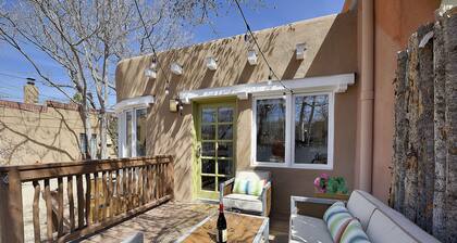 Täysin uusittu koti historiallisen Santa Fe - AC: n sydämessä - helppo kävelymatka kaikille