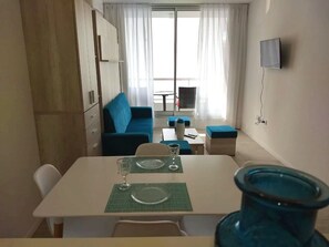 Standard Apartment, 1 Double Bed | In-room dining - Independencia 1302 6E by HB (Buenos Aires)
