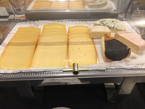 Tägliches inbegriffenes großes Frühstück