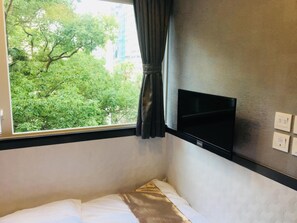 Down duvets, soundproofing, free WiFi, bed sheets - Vve Vve Hotel (Kowloon)