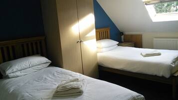 Basic Double or Twin Room, Shared Bathroom