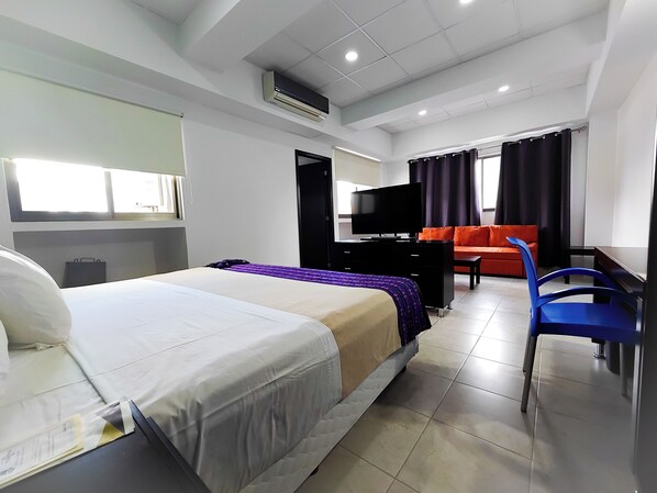 Deluxe Suite, 1 King Bed with Sofa bed | 1 bedroom, Egyptian cotton sheets, premium bedding, down comforters