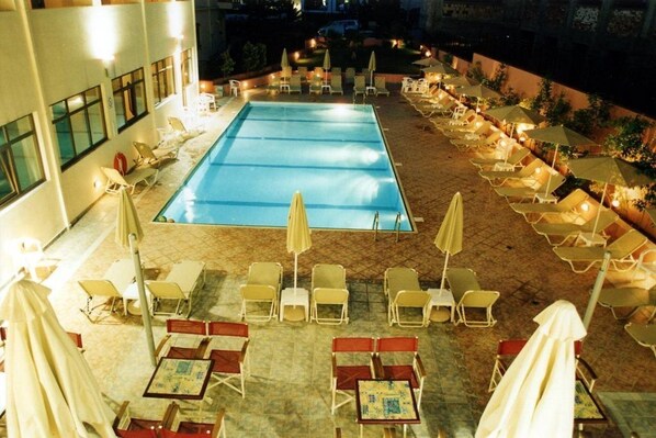 Outdoor pool - Bella Mare (Rethymno)