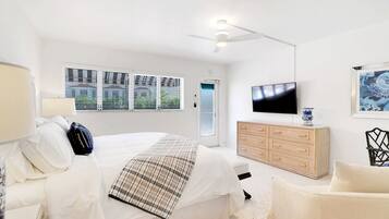 Standard Room, 1 King Bed | Egyptian cotton sheets, premium bedding, down comforters, in-room safe