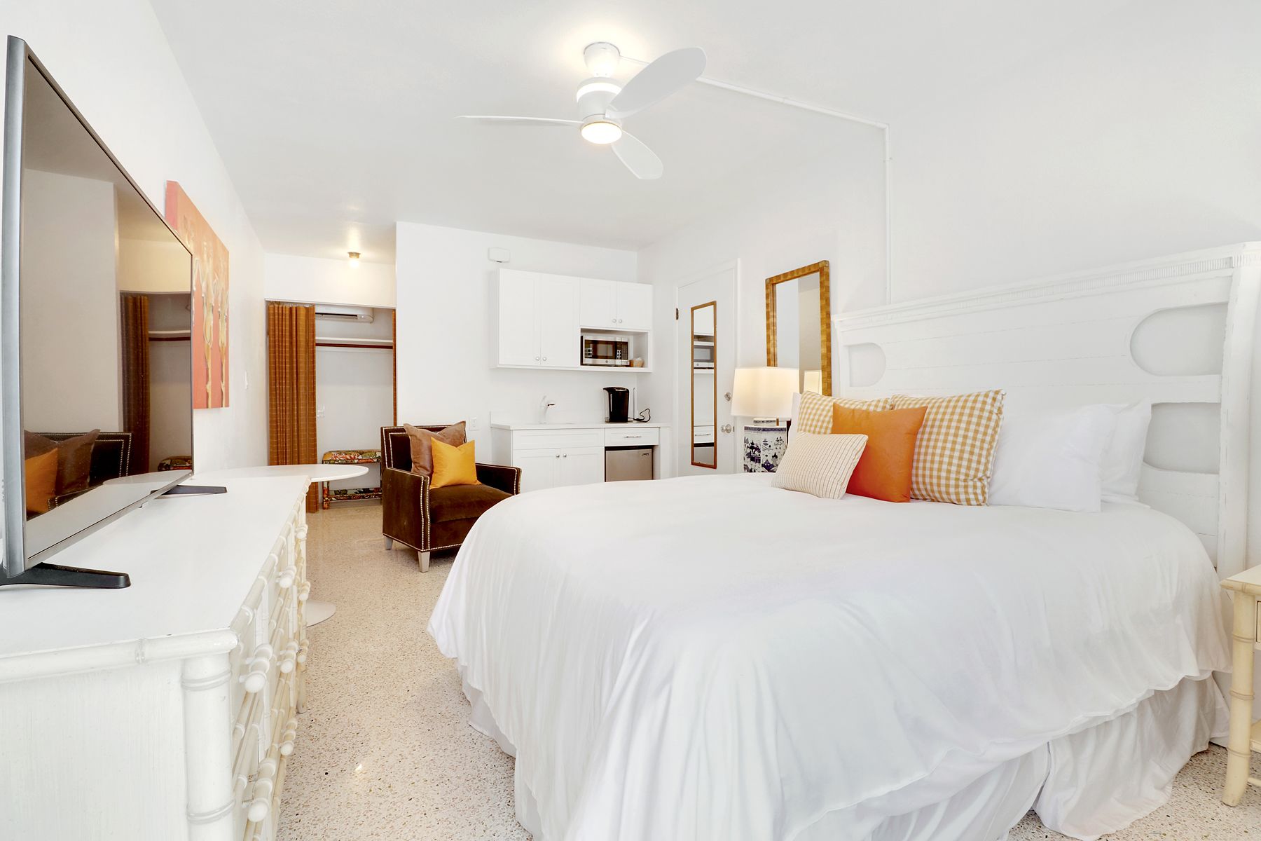 standard room, 1 queen bed | egyptian cotton sheets, premium bedding, down duvets, in-room safe