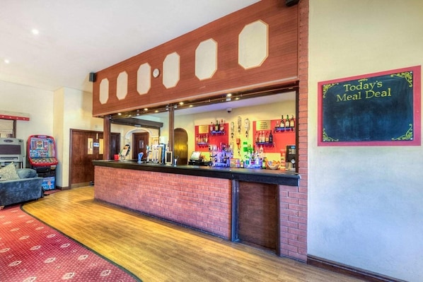 A bar area with a chalkboard sign announcing a meal deal. - Quality Hotel Coventry (Coventry)