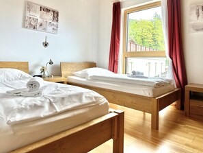 2 bedrooms, iron/ironing board, free WiFi, bed sheets