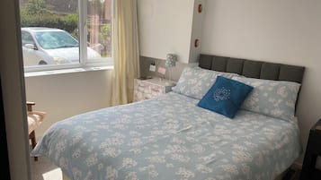 1 chambre, bureau, fer et planche Ă repasser, Wi-Fi gratuit