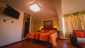Blackout drapes, free WiFi, bed sheets - Hotel Koricancha (Sicuani)