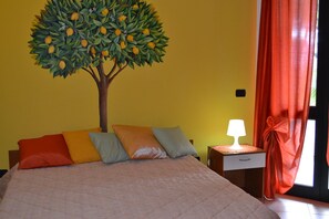 Basic Double Room | Individually decorated, individually furnished, bed sheets - B & B Paradise (Melendugno)