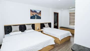 Standard Triple Room | Desk, free WiFi, bed sheets