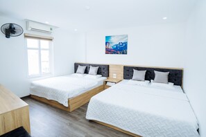 스탠다드 쿼드룸 | 책상, 방음 설비, 무료 WiFi, 침대 시트