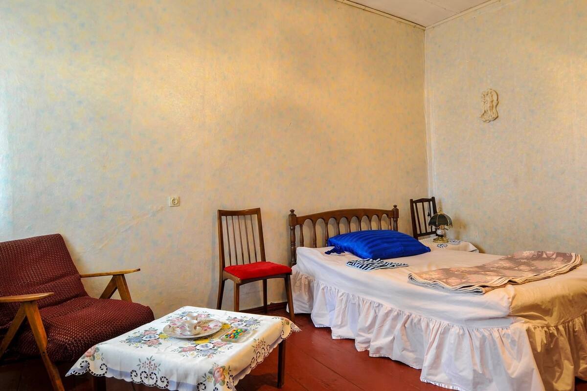 Single Room, Shared Bathroom