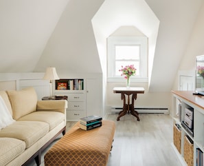 Premium Suite, Private Bathroom (Captain's Suite) | Lounge