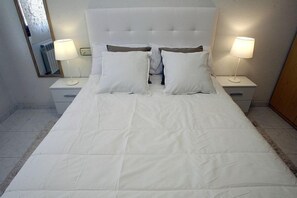 2 habitaciones, tabla de planchar con plancha, wifi y ropa de cama