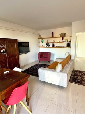 TV, stereo - HOLIDAY APARTMENT IN THE HEART OF VALPOLICELLA (San Pietro In Cariano)