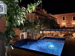Outdoor spa tub - Relais 147 (Taormina)