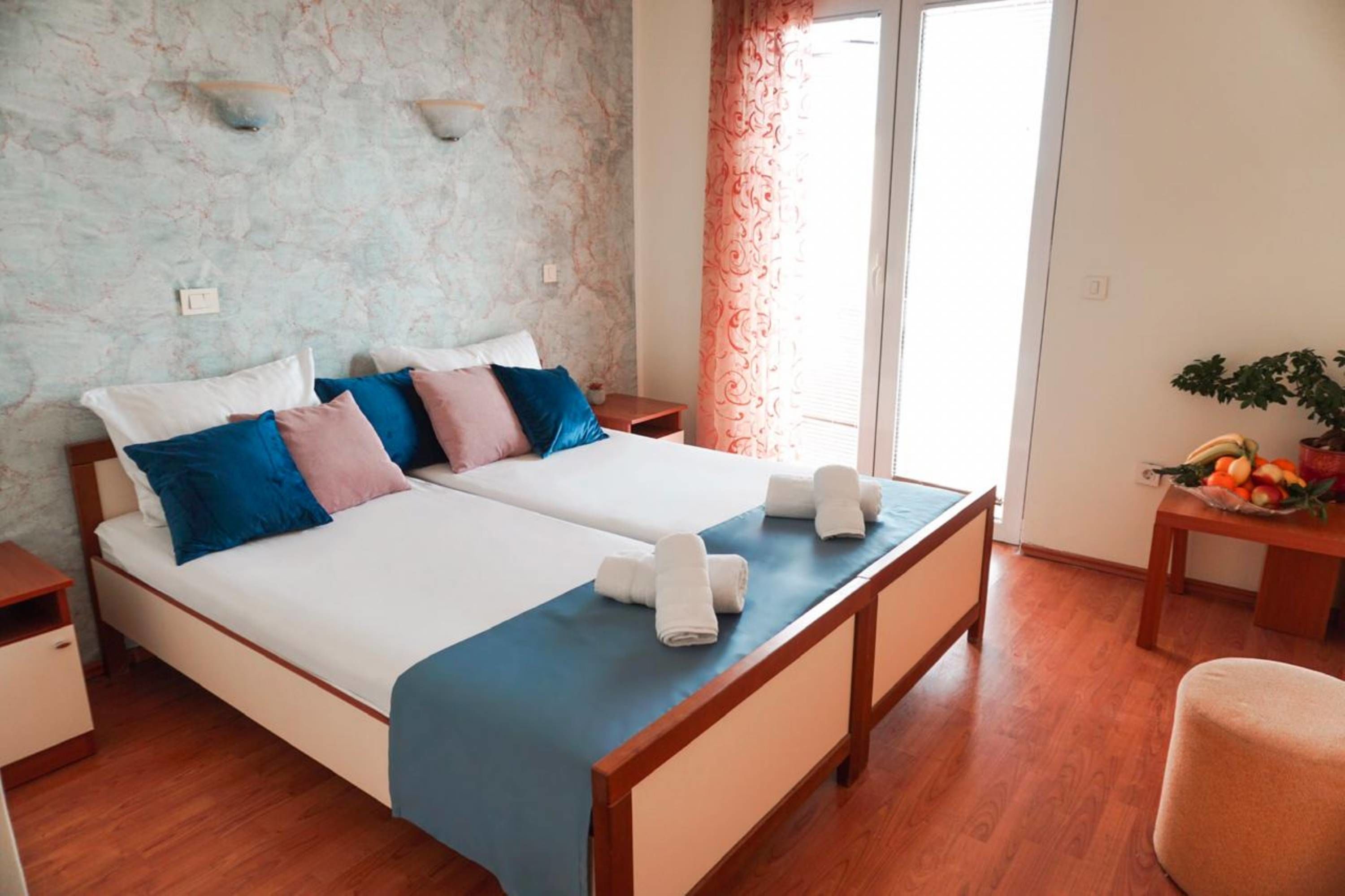 In-room safe, desk, soundproofing, iron/ironing board