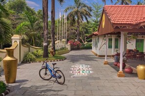 Property grounds - Mercure Goa Devaaya Resort (Panaji)