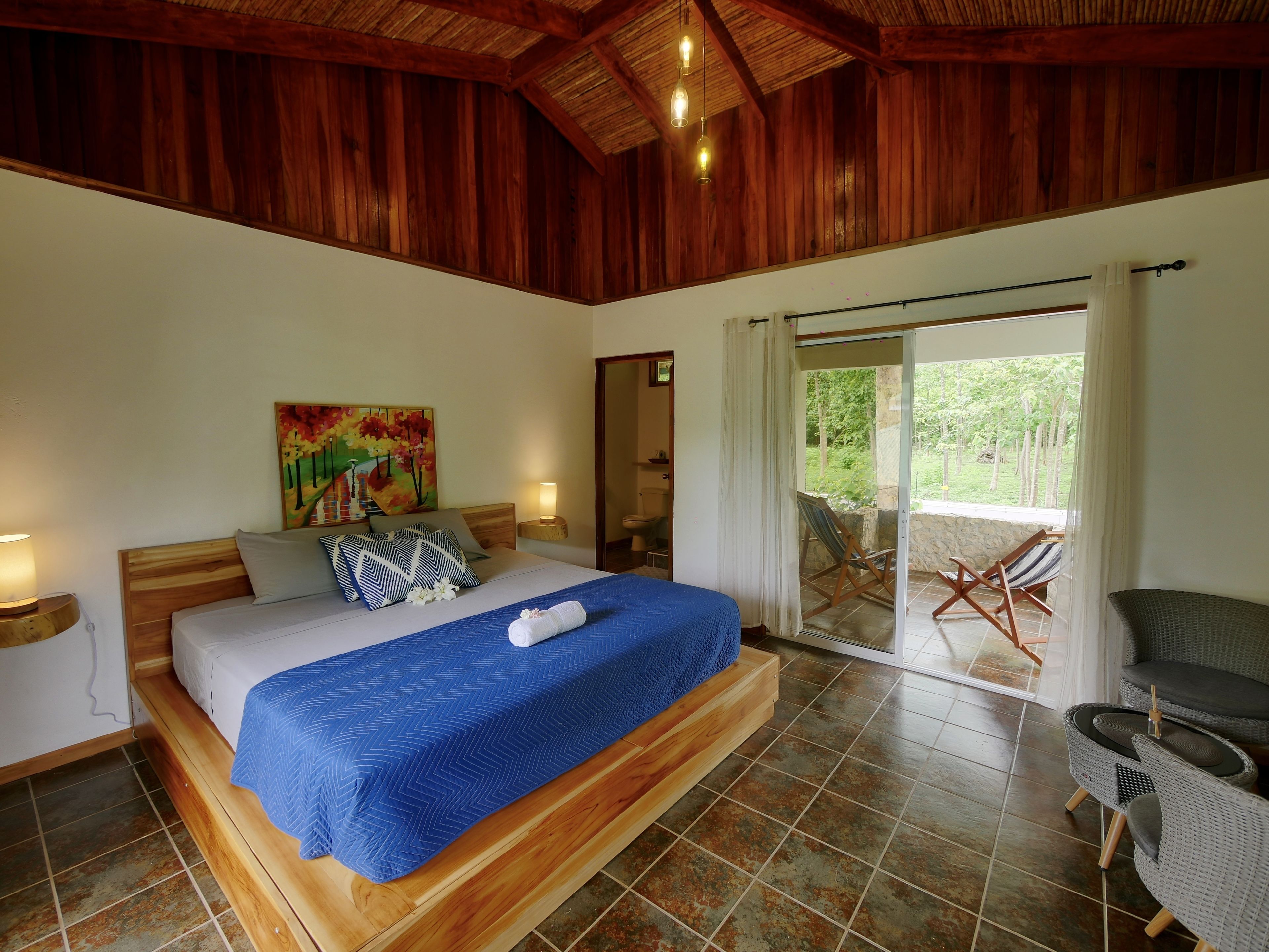 Caja de seguridad en la habitación y decoración personalizada 