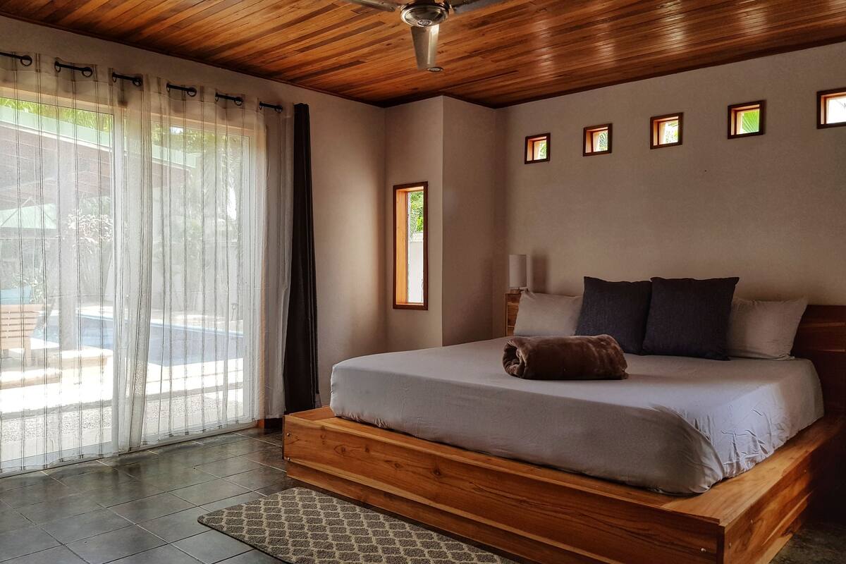 6 bedrooms, in-room safe, individually decorated, individually furnished
