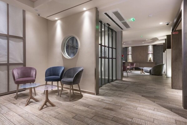 Interior - Magellan (Paris)