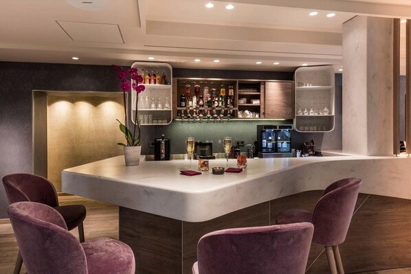 Bar (on property) - Magellan (Paris)