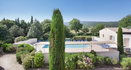 Appartement Douillet + Piscine extérieure | A 4km del pueblo.
