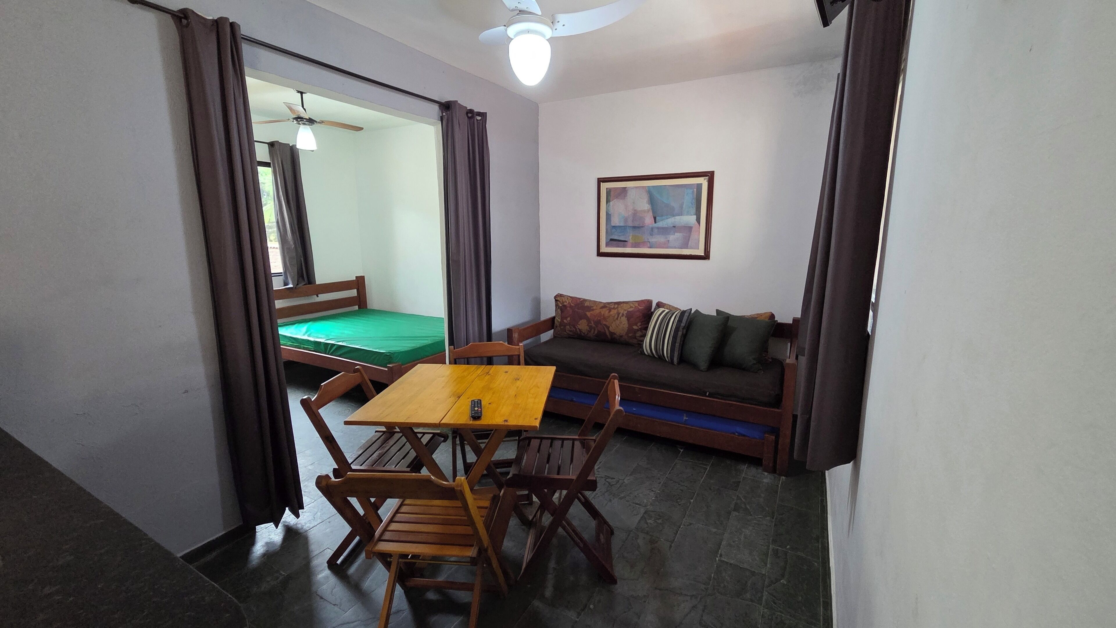 Apartamento standard, 1 quarto, para não fumantes, micro-ondas (4 pessoas) | Sala de estar | TV 21 polegadas com canais a cabo