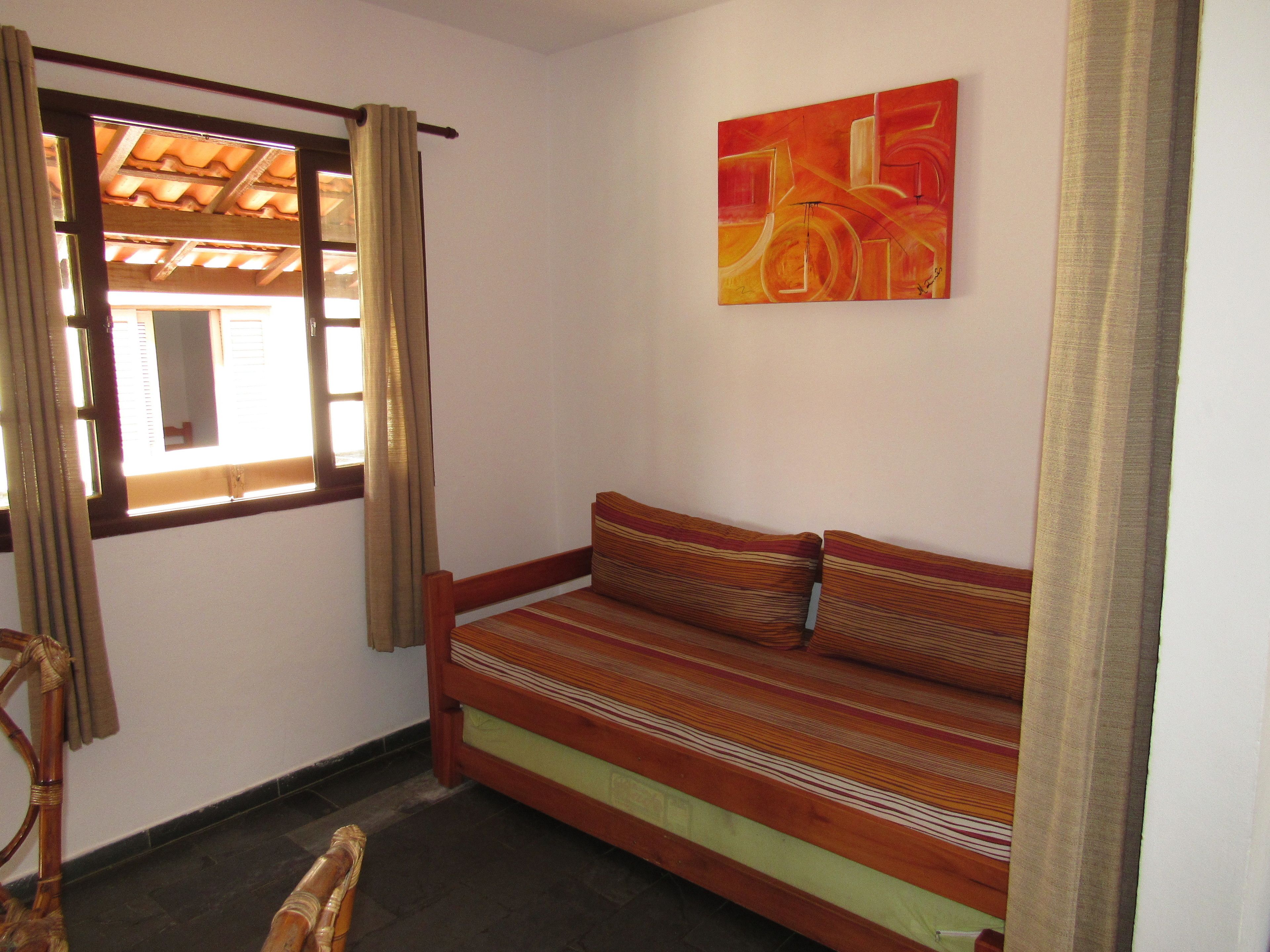 Apartamento básico, 1 quarto, para não fumantes, micro-ondas (4 pessoas) | Sala de estar | TV 21 polegadas com canais a cabo