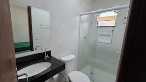 Standaard appartement, 1 slaapkamer, niet-roken, magnetron (4 pessoas) | Badkamer | Een douche