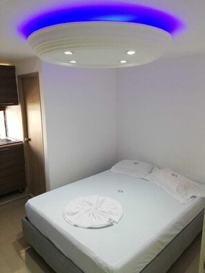 Estúdio, 1 cama de casal | Roupas de cama premium, individualmente decorados, Wi-Fi de cortesia