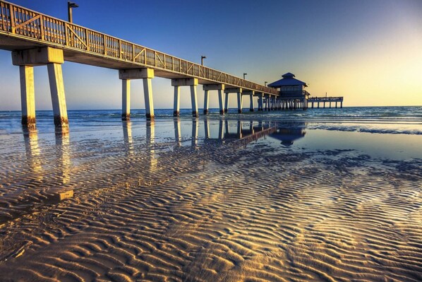 House, 1 King Bed (Beach & Tennis 4408) | Beach