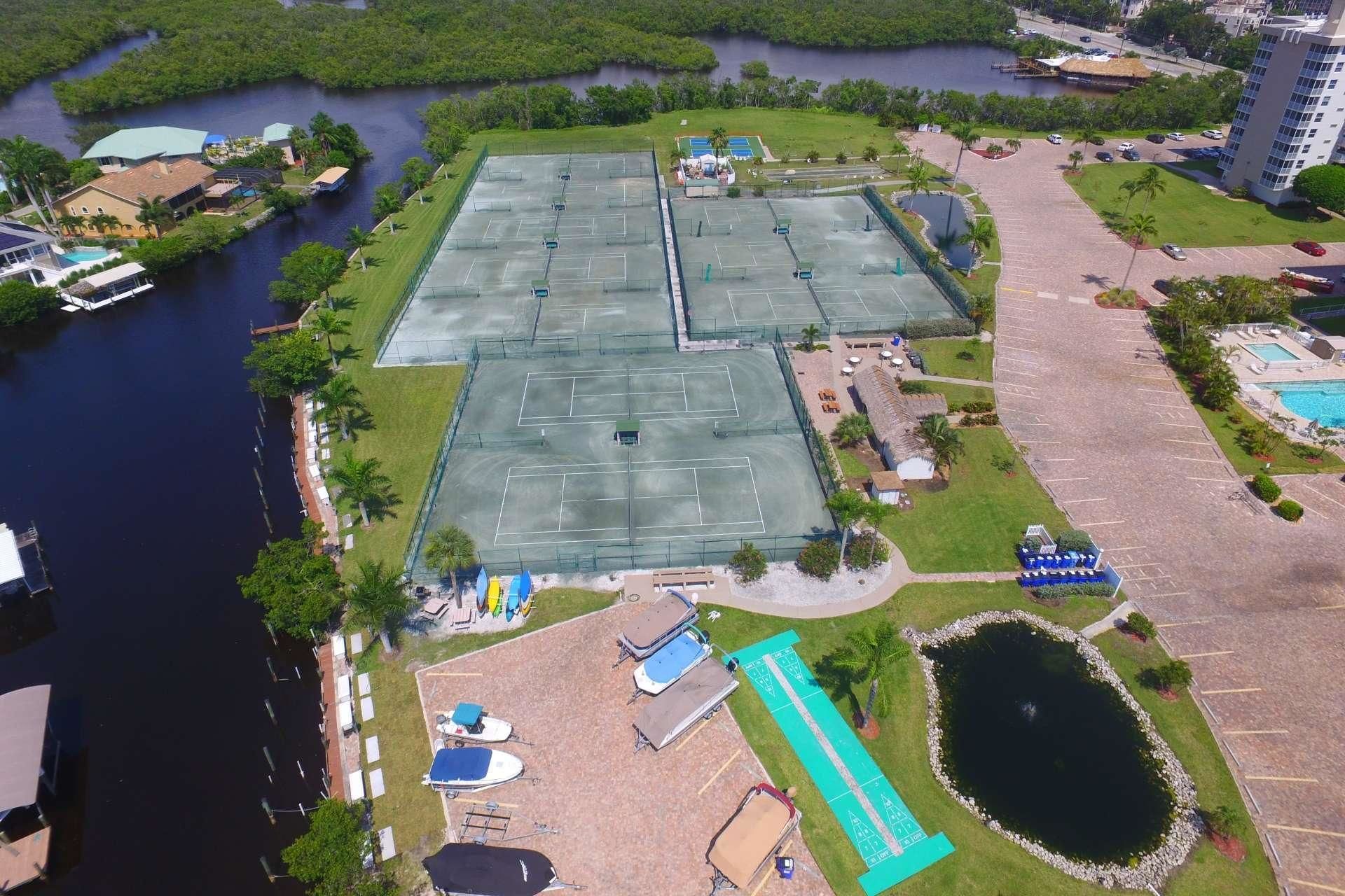 House, 1 King Bed (Beach & Tennis 4408) | Property grounds