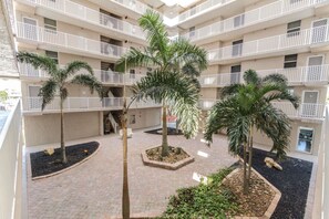 House, 1 King Bed (Beach & Tennis 4408) | Courtyard