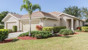 Hus (2314 Carnaby Ct) | Exteriör