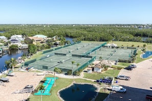 Condo (Beach & Tennis 4201) | Property grounds