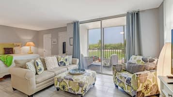 Condo (Beach & Tennis 4201) | Living room