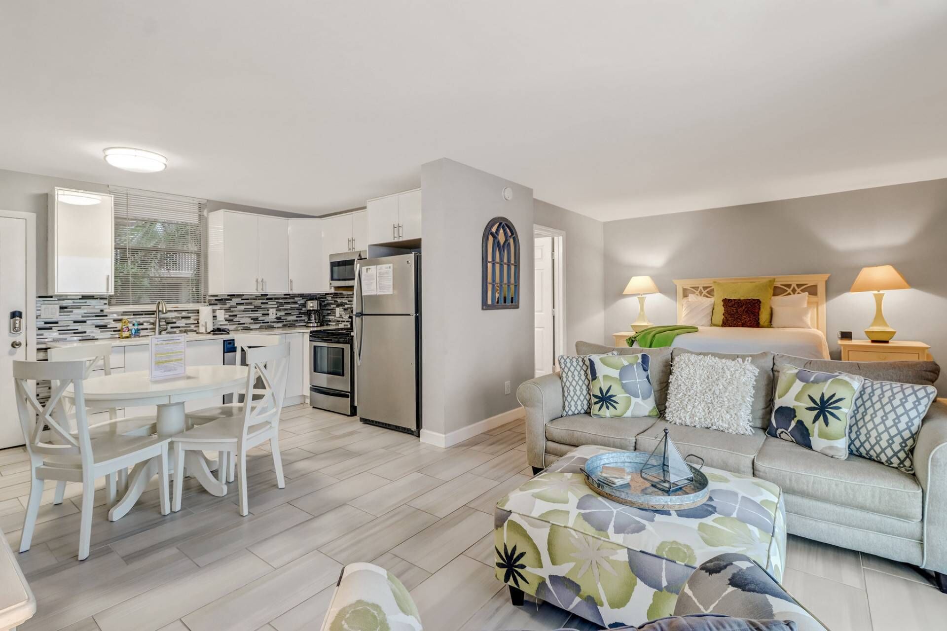 Condo (Beach & Tennis 4201) | Living area