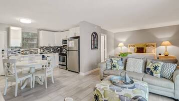 Condo (Beach & Tennis 4201) | Living area