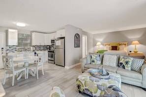 Condo (Beach & Tennis 4201) | Living area