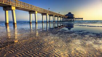 House, 1 King Bed (Beach & Tennis 2003) | Beach | Beach umbrellas, beach towels