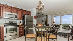 House, 1 Queen Bed (Beach & Tennis 3801) | In-room dining - Beach & Tennis 3801 (Bonita Springs)