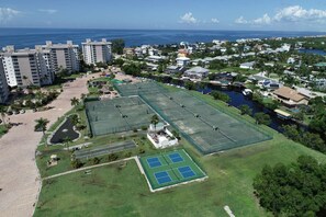 Condo (Beach & Tennis 3204) | Terrain de sport
