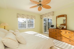 House, Multiple Beds (Hibiscus Pointe 124) | Room amenity