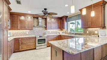 House (4865 Regal Dr) | Private kitchen | Fridge, microwave, dishwasher, coffee/tea maker