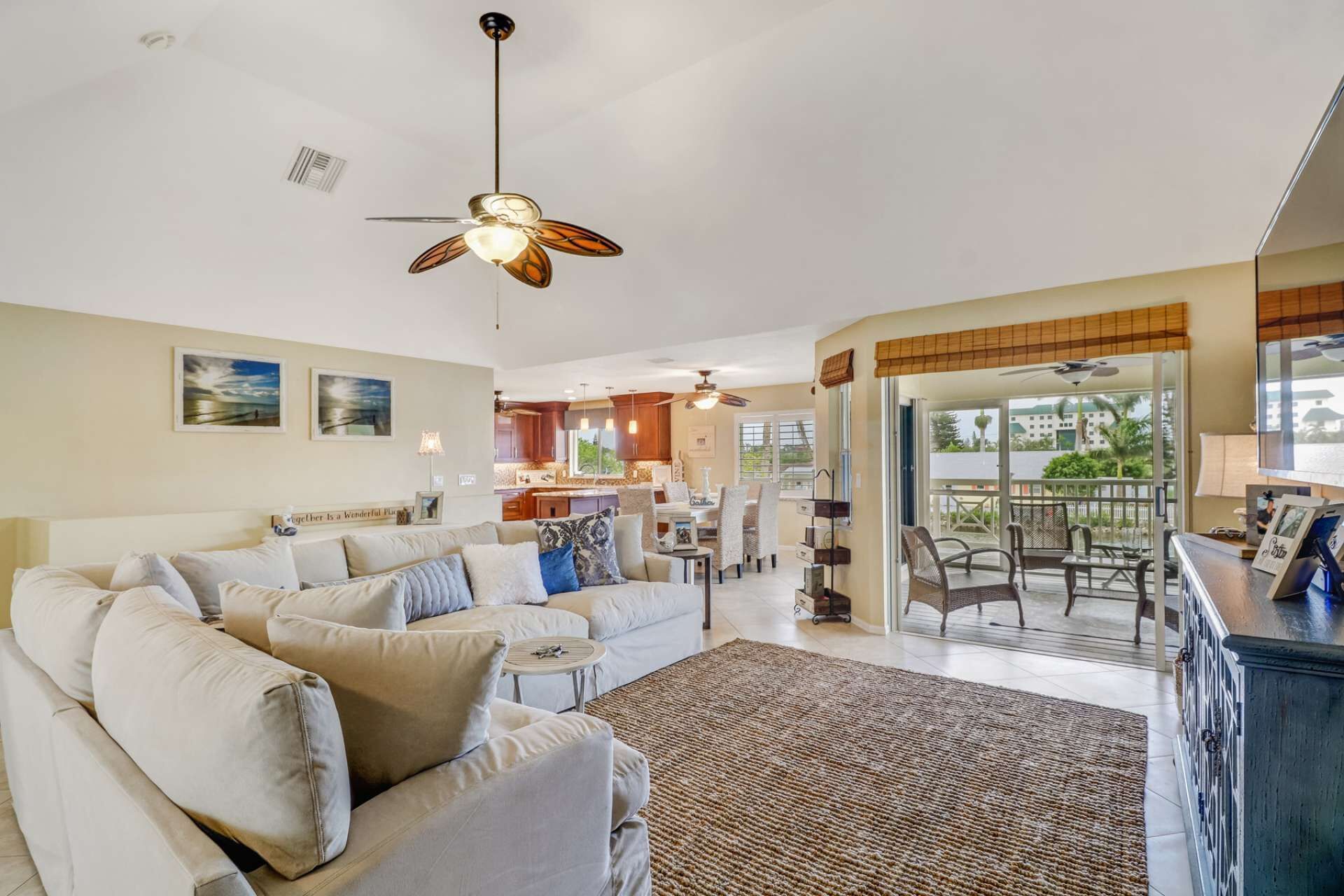 غرفة المعيشة