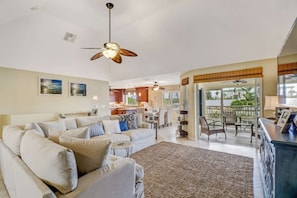 House (4865 Regal Dr) | Living room