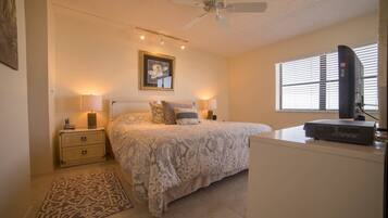 Condo (Shamron Beach 507)