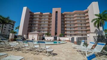 Apartment (Shamron Beach 507) | Pool | Außenpool, beheizter Pool